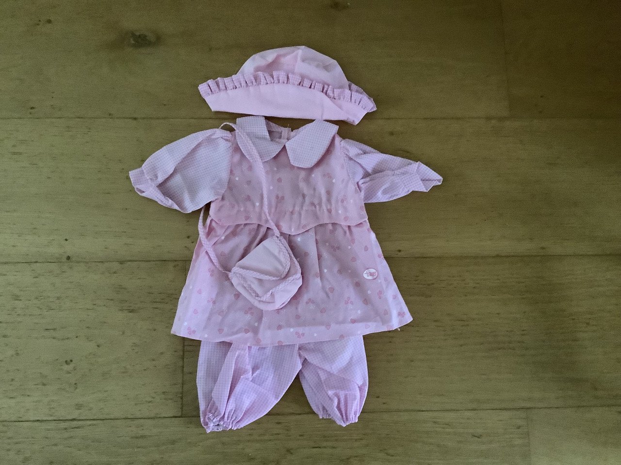 Kleding setje voor Baby Born pop met mutsje en tasje
