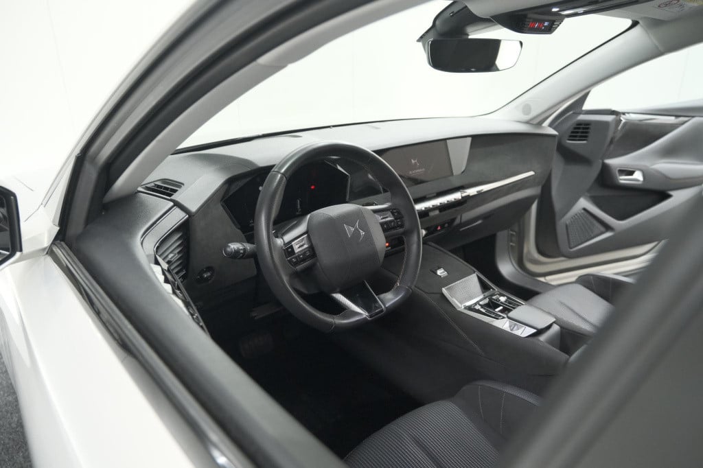 Ds Ds 4 puretech 130 eat8 performance line | camera | apple carplay | alcan