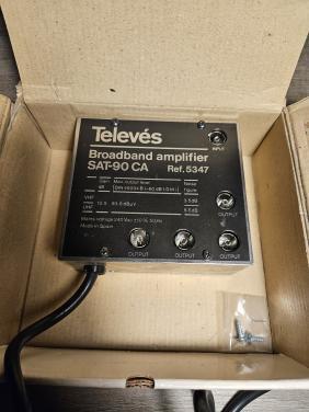 Zgan Televés SAT-90 CA breedbandversterker in werkende staat