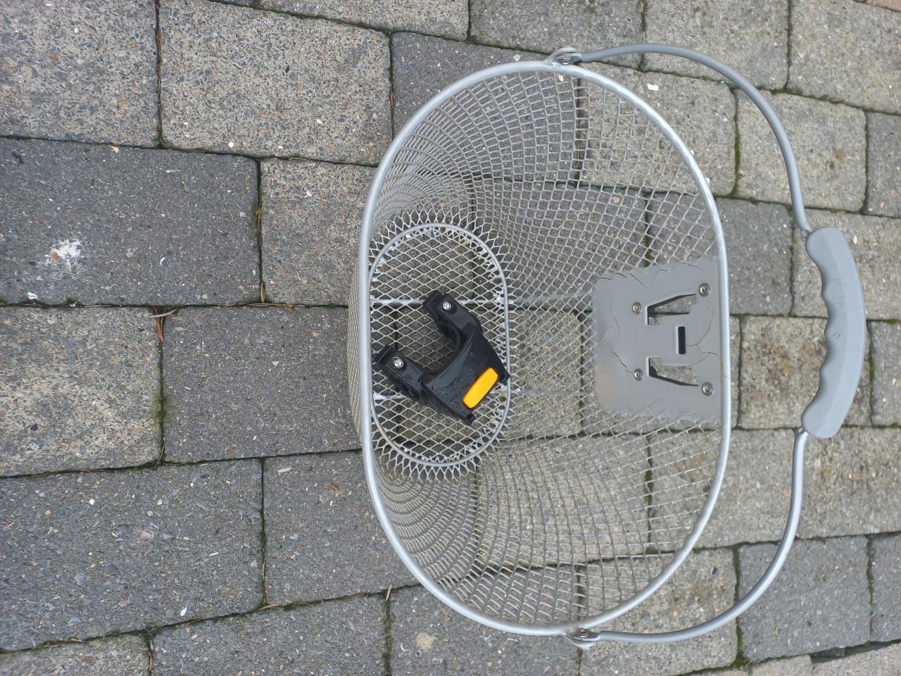 Te koop fietsmandje