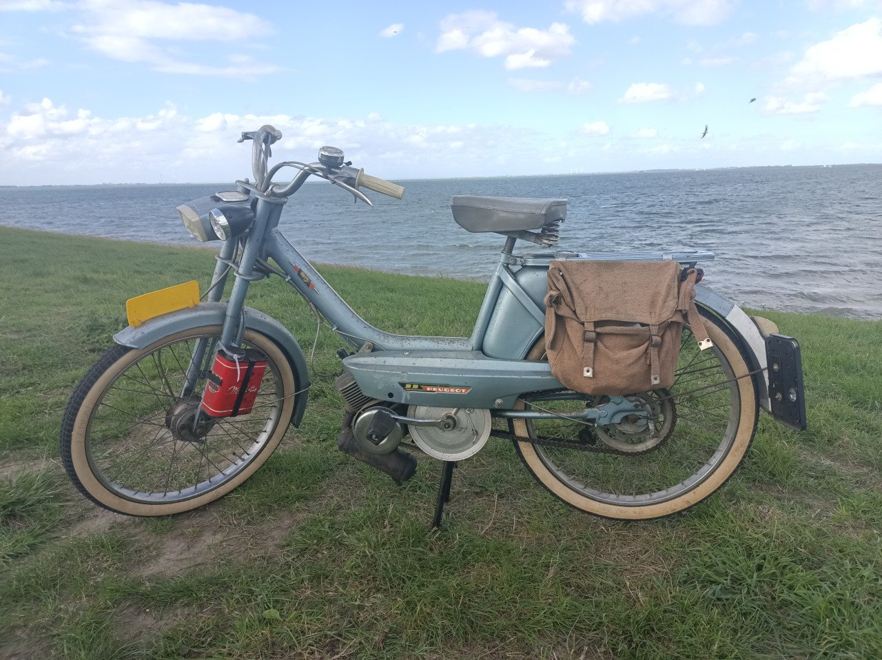 Peugeot BB bromfiets 1973 met NL kenteken