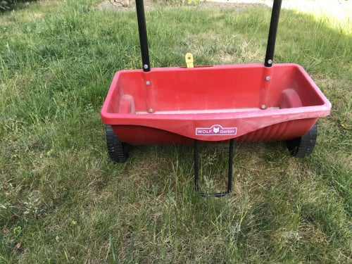 Te koop : Wolf-Garten strooiwagen