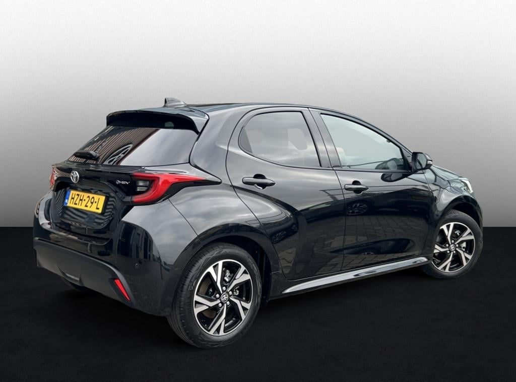 Toyota Yaris 1.5 hyb. 115 dynam | parkeersensoren | stoel+ stuur verwarming