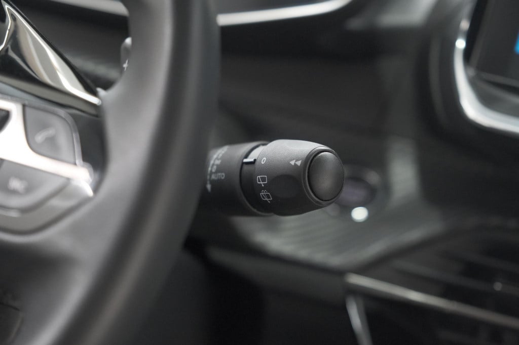 Peugeot 208 puretech 100 eat8 allure pack | camera | navigatie | apple carp