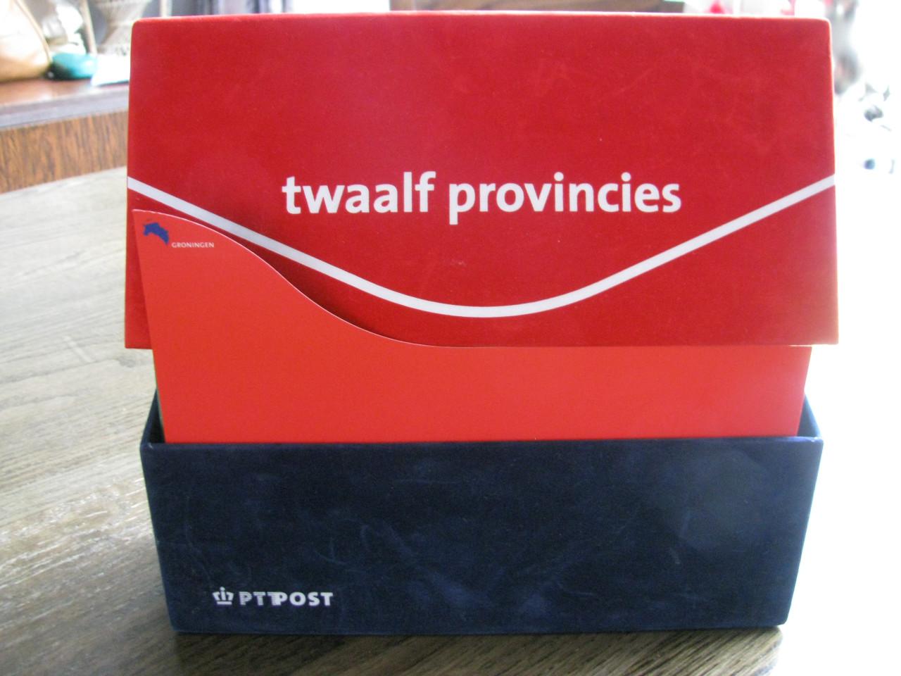 Postzegels van alle provincies.