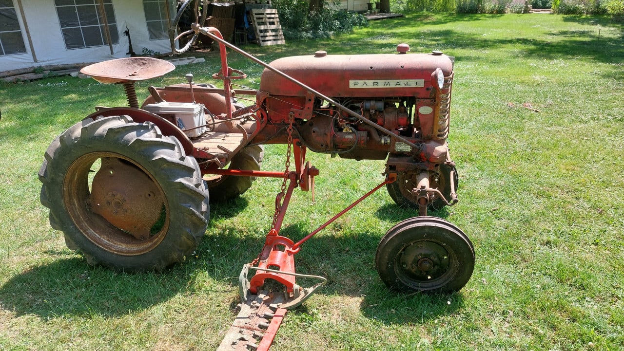 Farmall Cub 1960