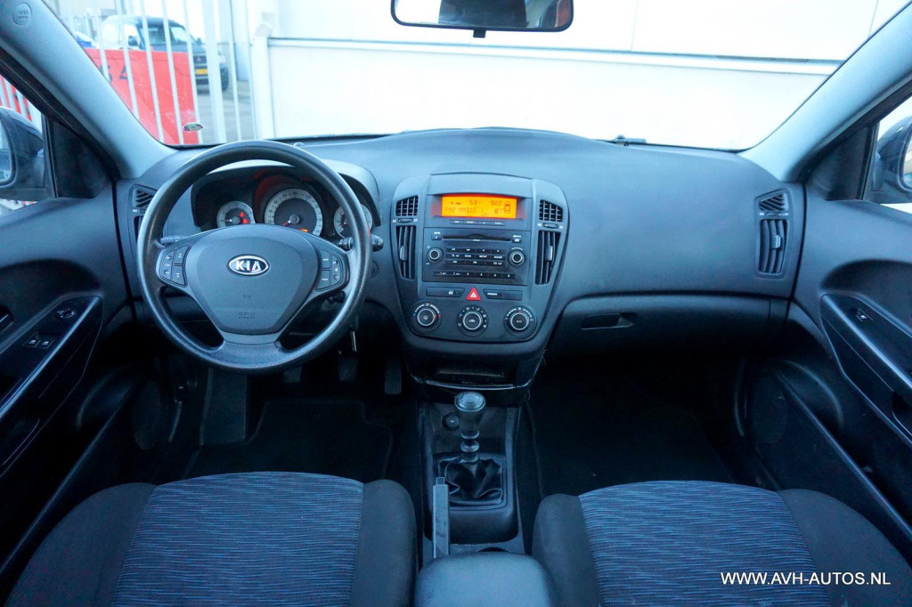 Kia Cee'd sporty wagon 1.4 x-tra