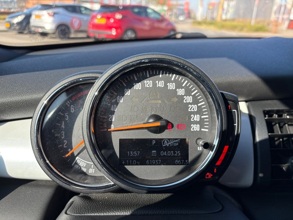 Mini Cooper Cabrio mini 1.5 chili business