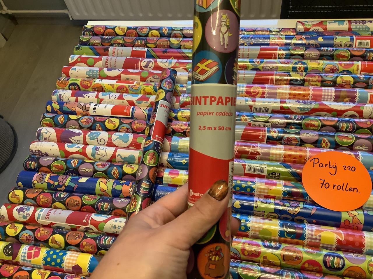 Partij Sinterklaas inpakpapier. ( partij 220)