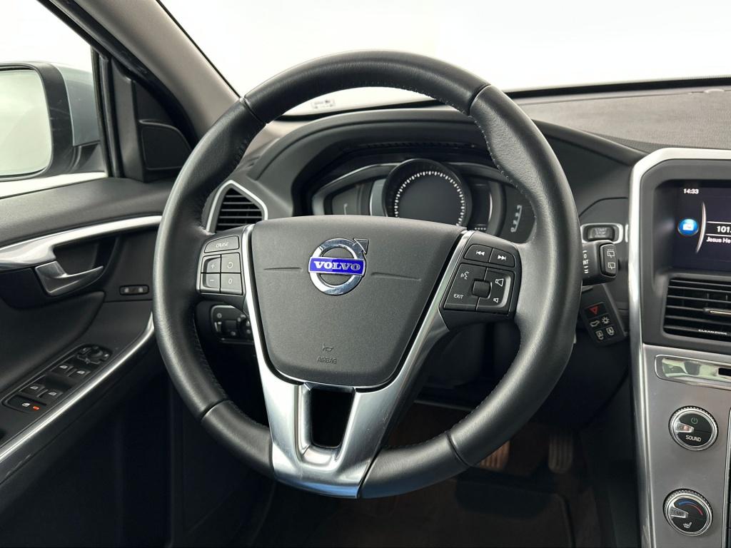 Volvo XC60 t5 gt polar+ | parkeerverwarming op brandstof | schuifdak