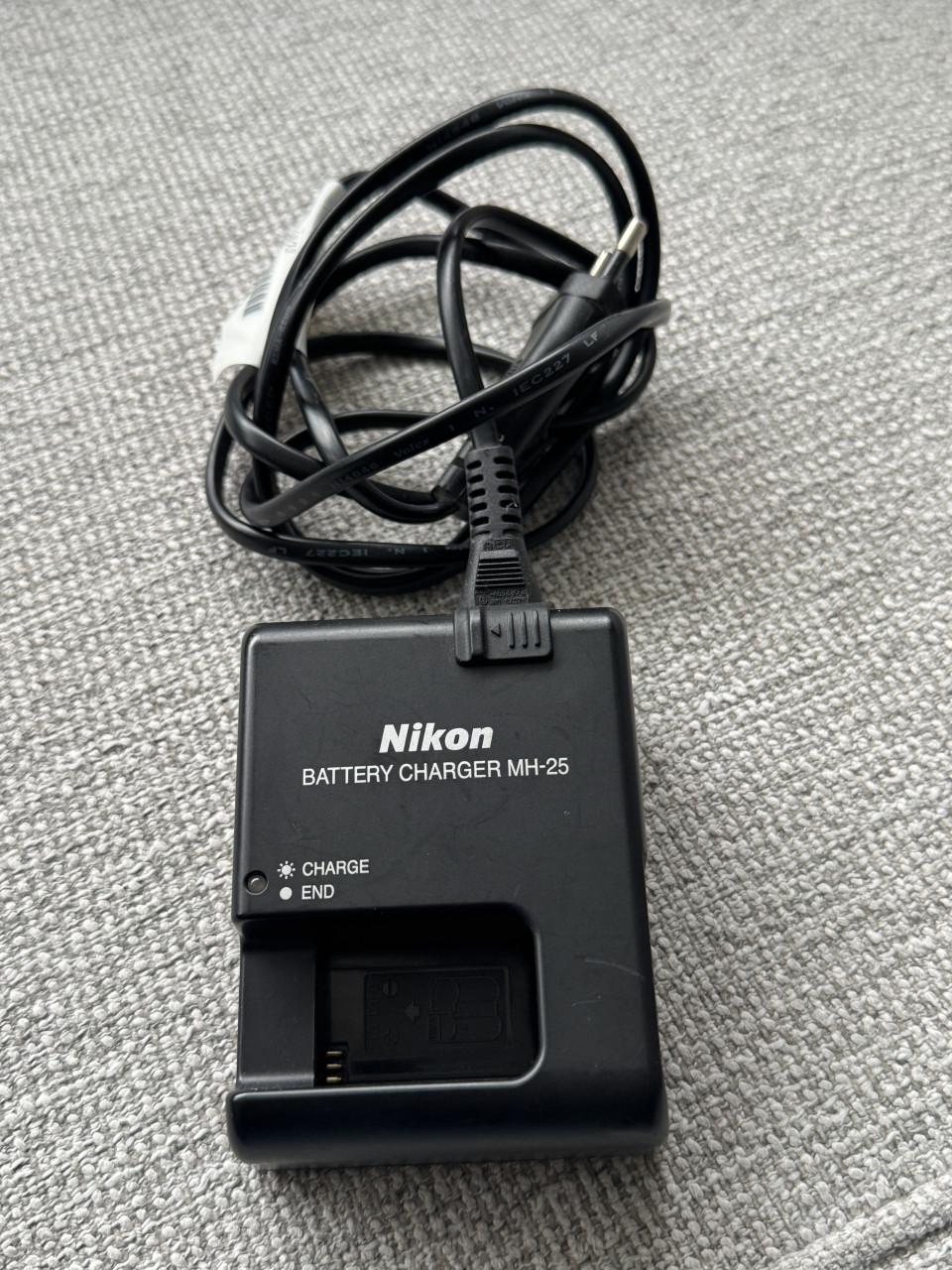 Camera Nikon D7000 met een top lens te koop!