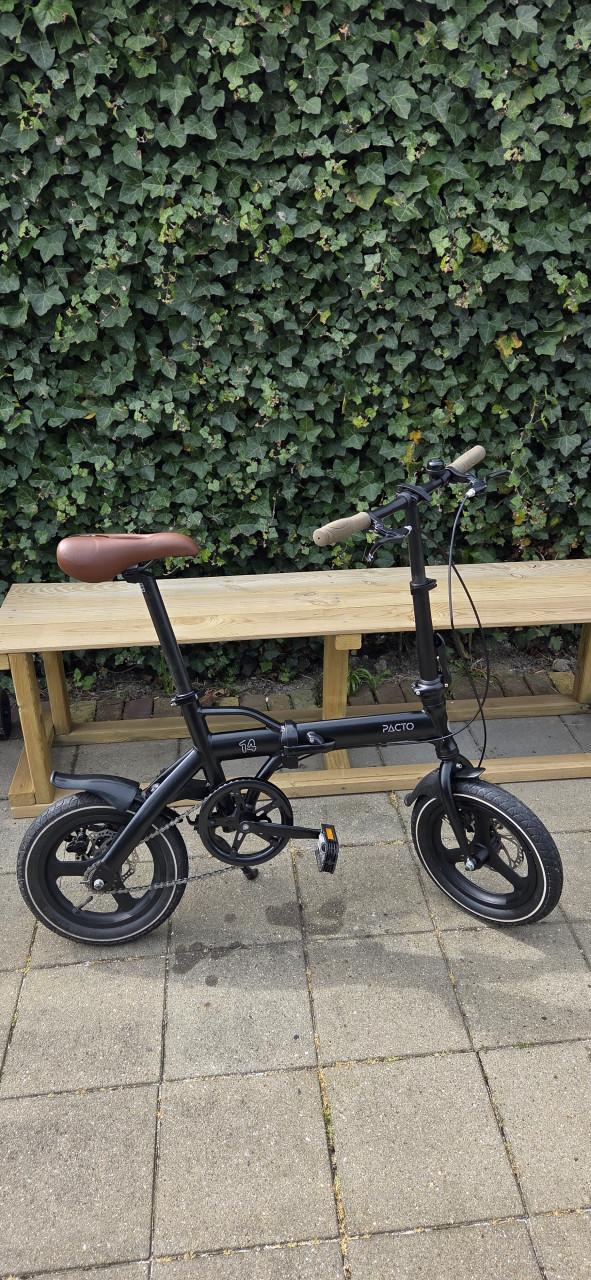 Vouwfiets Pacto 14 Zwart 14 inch single speed folding bike compact