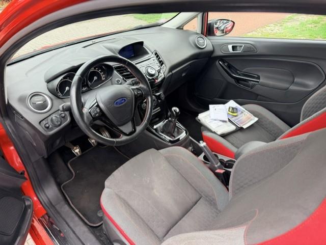 Ford Fiesta 1.0 ecoboost red/black edition (140pk)