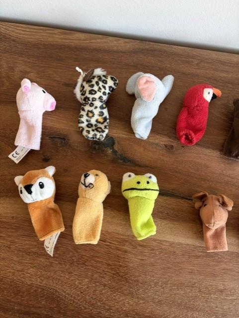 Set van 14 verschillende vingerpoppetjes | o.a. van Hema