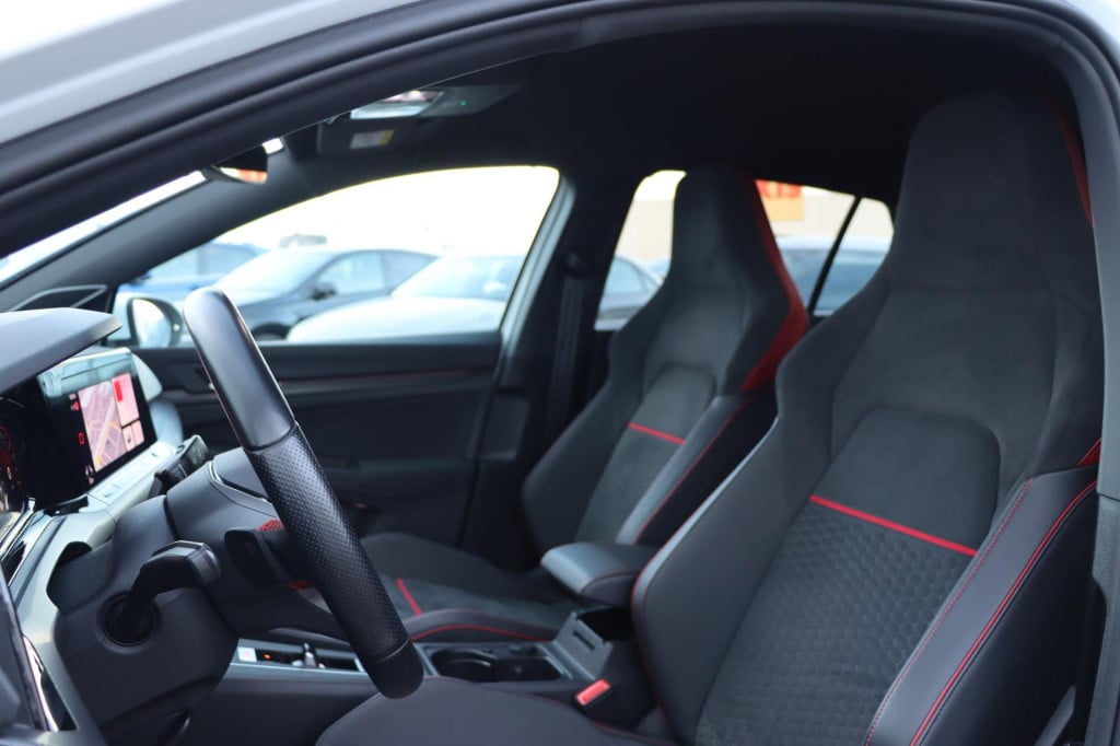 Volkswagen Golf gti 2.0 tsi clubsport 300pk dsg7