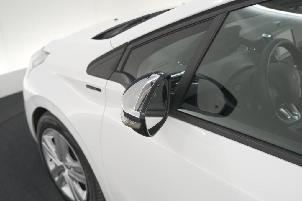 Peugeot 208 puretech 82 signature | parkeersensoren | apple carplay | navig