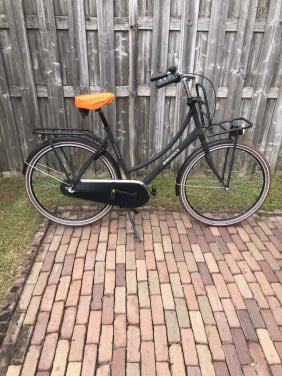 Omafiets met 3 versnellingen axa slot met 2 sleutels.
