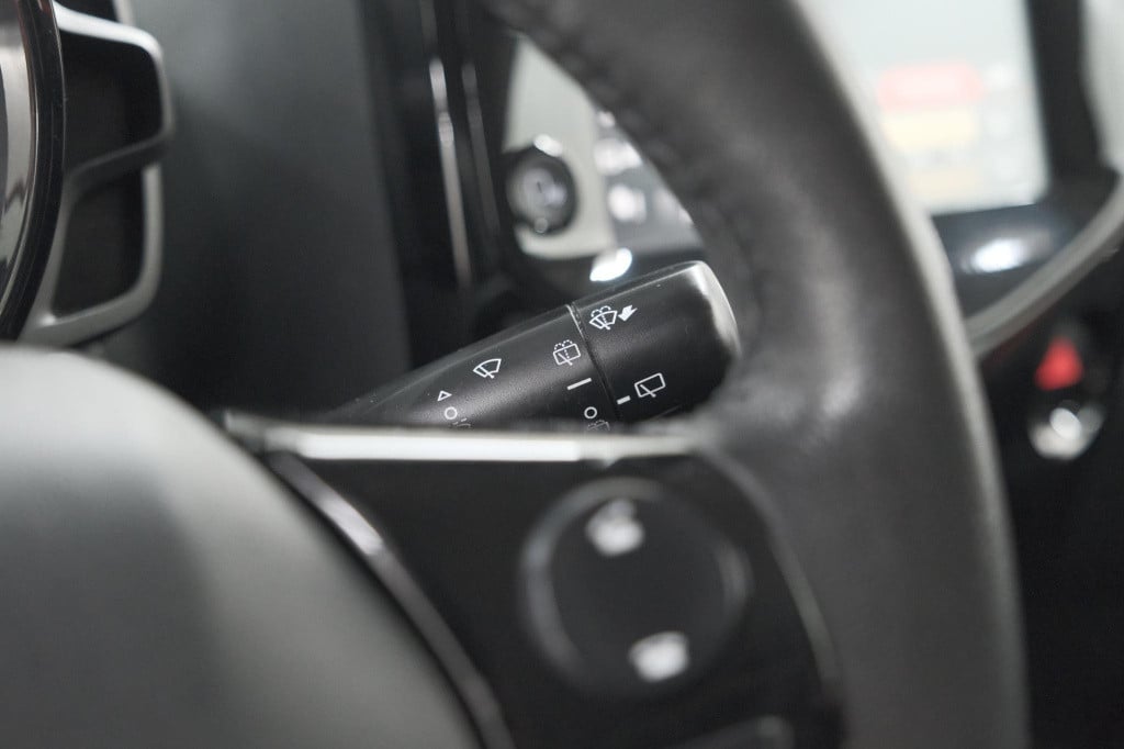 Peugeot 108 1.0 e-vti allure top! | elektrisch vouwdak | trekhaak | camera 