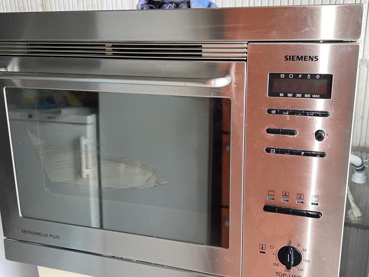 Siemens inbouw combi magnetron hetelucht oven 60x47 cm.. Glazen bakplaat