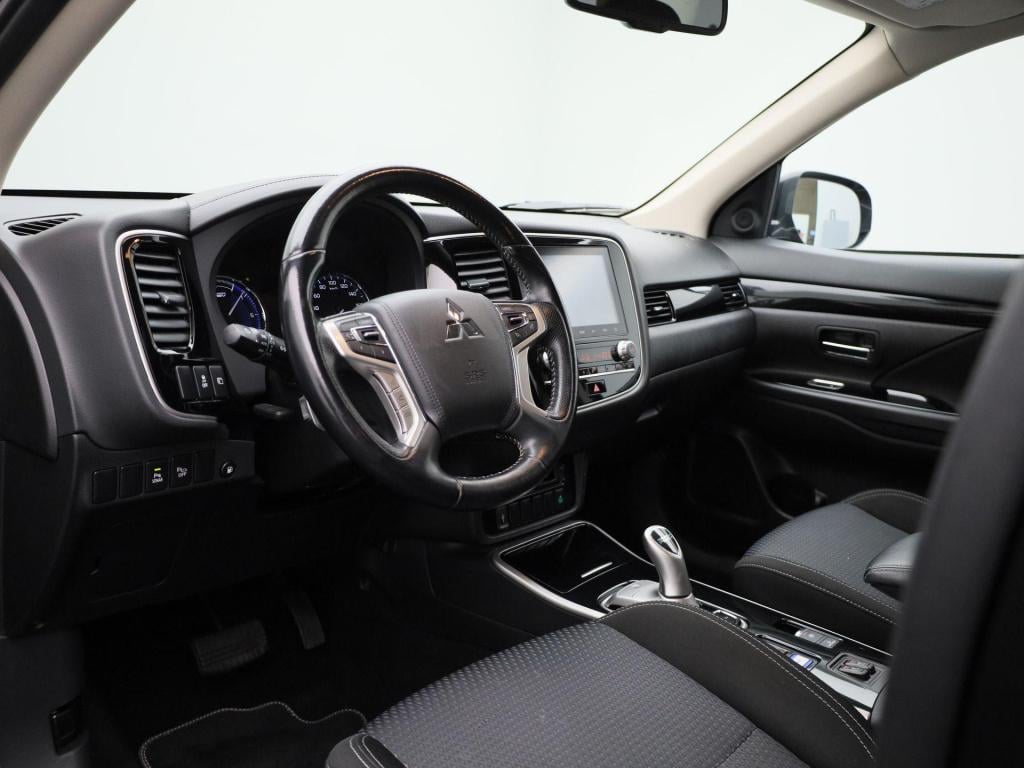 Mitsubishi Outlander 2.4 phev pure+ | automaat | stoel verwarming | dab | c