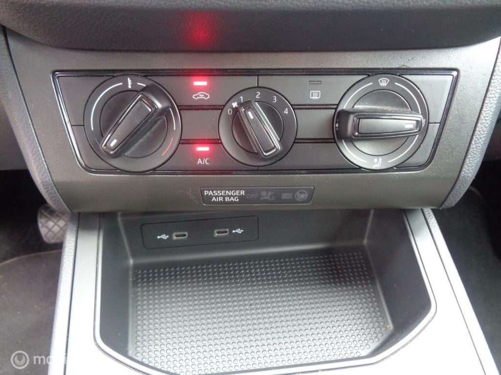 Seat Ibiza 1.0 mpi reference/airco/cruise controle/pdc/carplay/1st eig/slec