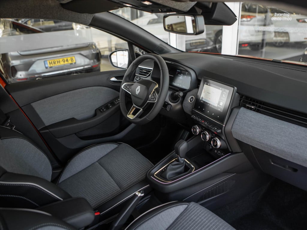Renault Clio 1.6 e-tech hybrid 145pk techno