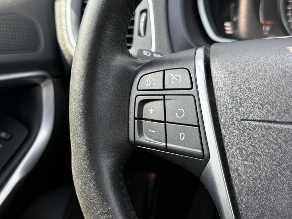 Volvo V40 cross country t3 153pk aut6 polar+ luxury| leder|pano| camera| tr