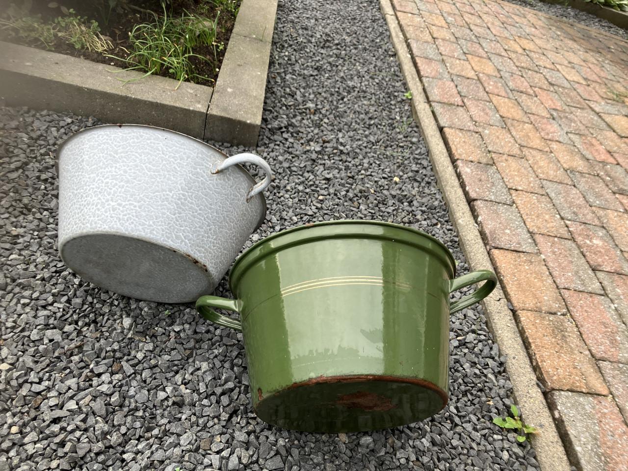 Emaille wasteil / bekken 2st. NIET LEK.