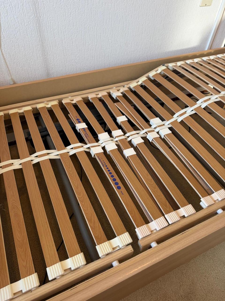 Senioren  ledikant electrice  hout