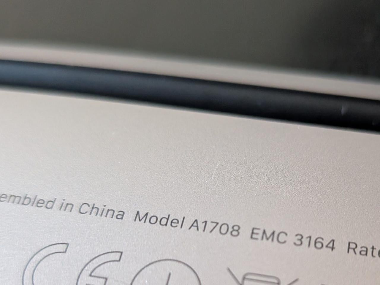 Apple MacBook Pro 13-inch (2017)