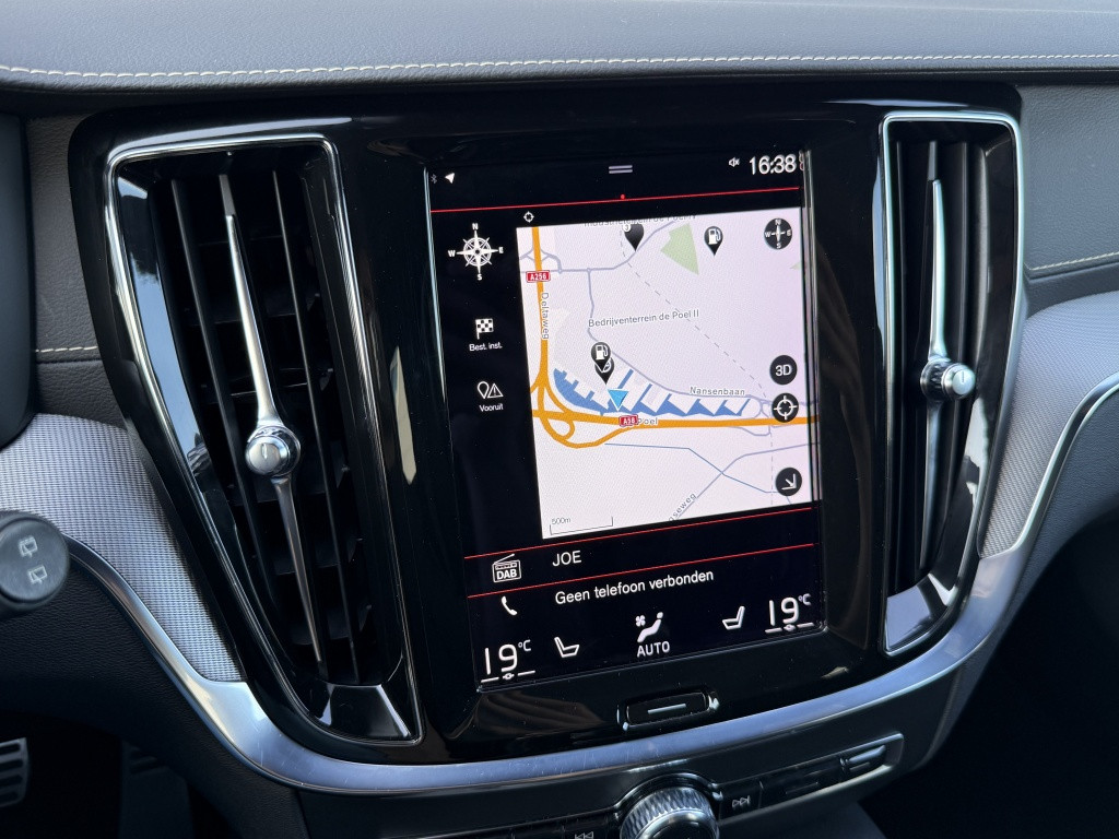 Volvo V60 v60 t6 340pk r-design| panodak| adap.cruise| 360camera| hud| key