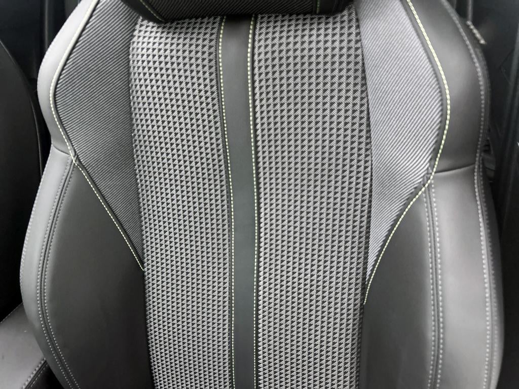 Peugeot E-2008 ev gt 50 kwh | rijklaar | panoramadak | stoelverwarming | ad