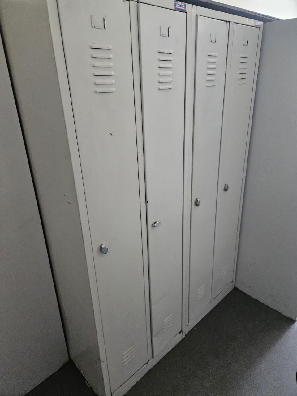 Metalen lockerkasten – laatste partij op=op