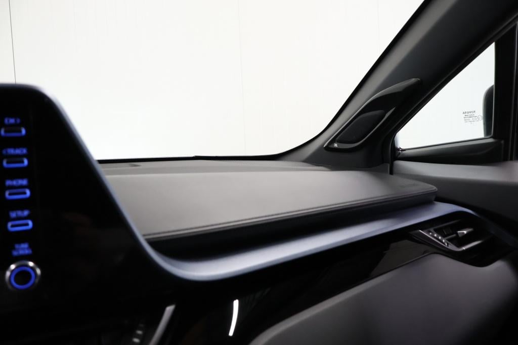 Toyota C-hr 2.0 hybrid bi-tone