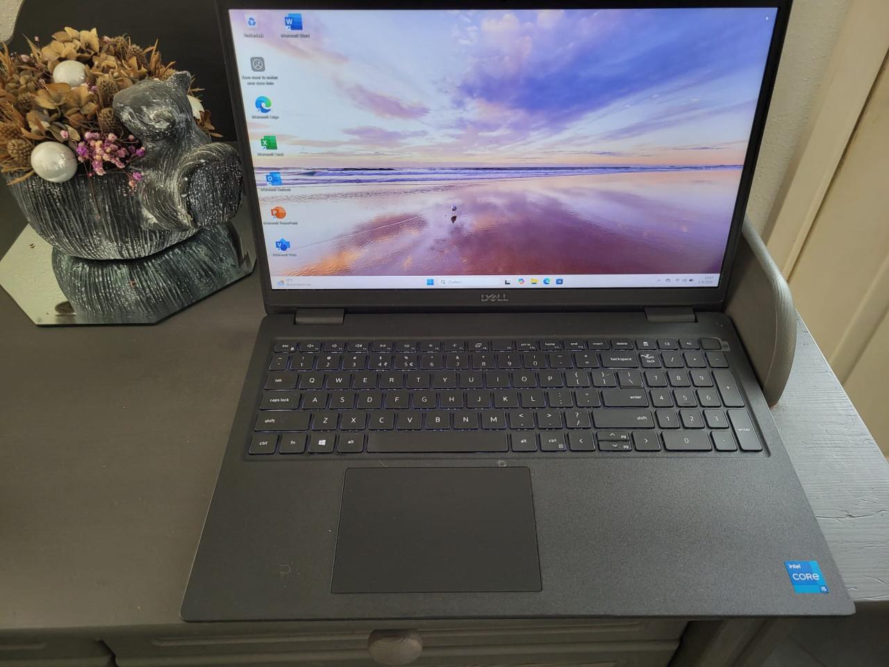 Te Koop zeer nette Dell Latitude 3520 in prima staat