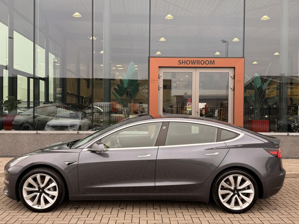 Tesla Model 3 long range awd 75 kwh | stoelverwarming v+a | pano | nomad te
