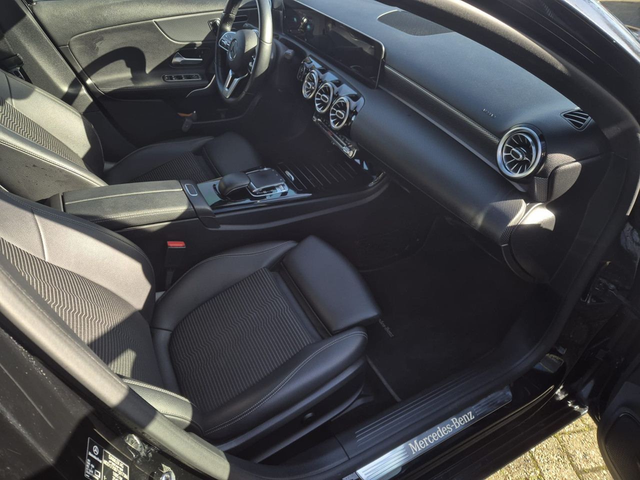 Mercedes A-KLASSE 200 Launch Edition Premium Plus bj:2018 panoramadak