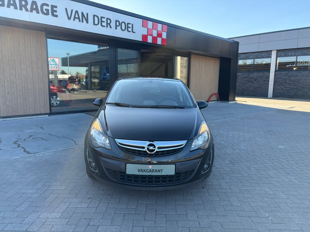 Opel Corsa 1.4-16v design edition