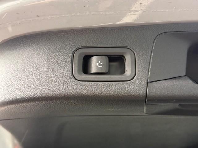 Mercedes-Benz Gla-klasse 180 amg line i 2025 i panorama dak i manufaktur al