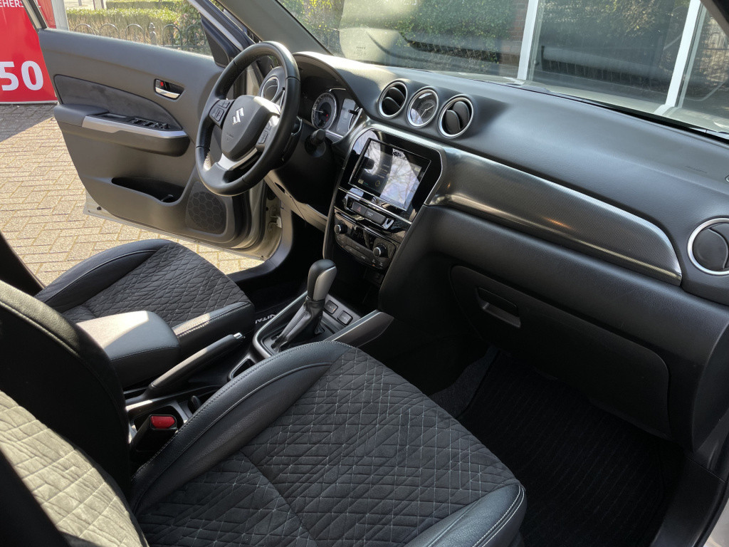 Suzuki Vitara automaat 1.5 hybrid style/ panoramadak