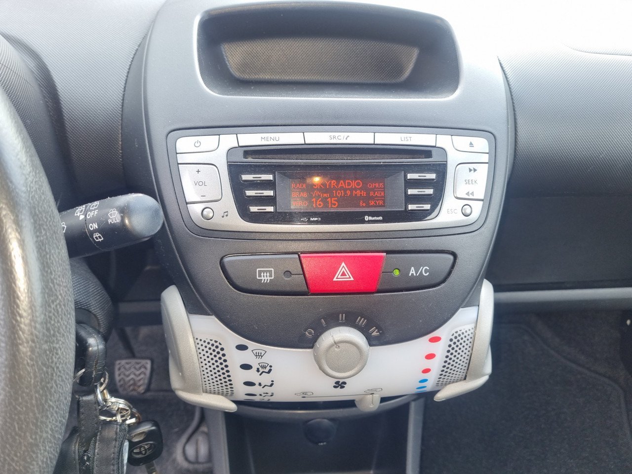 Zuinige TOYOTA AYGO Aspiration Bj. 2013 / NL AUTO / NAP / 3 mnd GARANTIE !