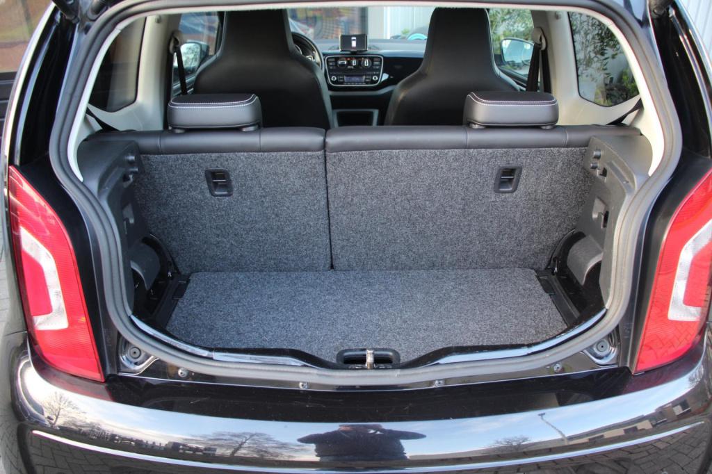 Volkswagen UP! 1.0 black-edition - panoramadak - leer - leder - cruise cont