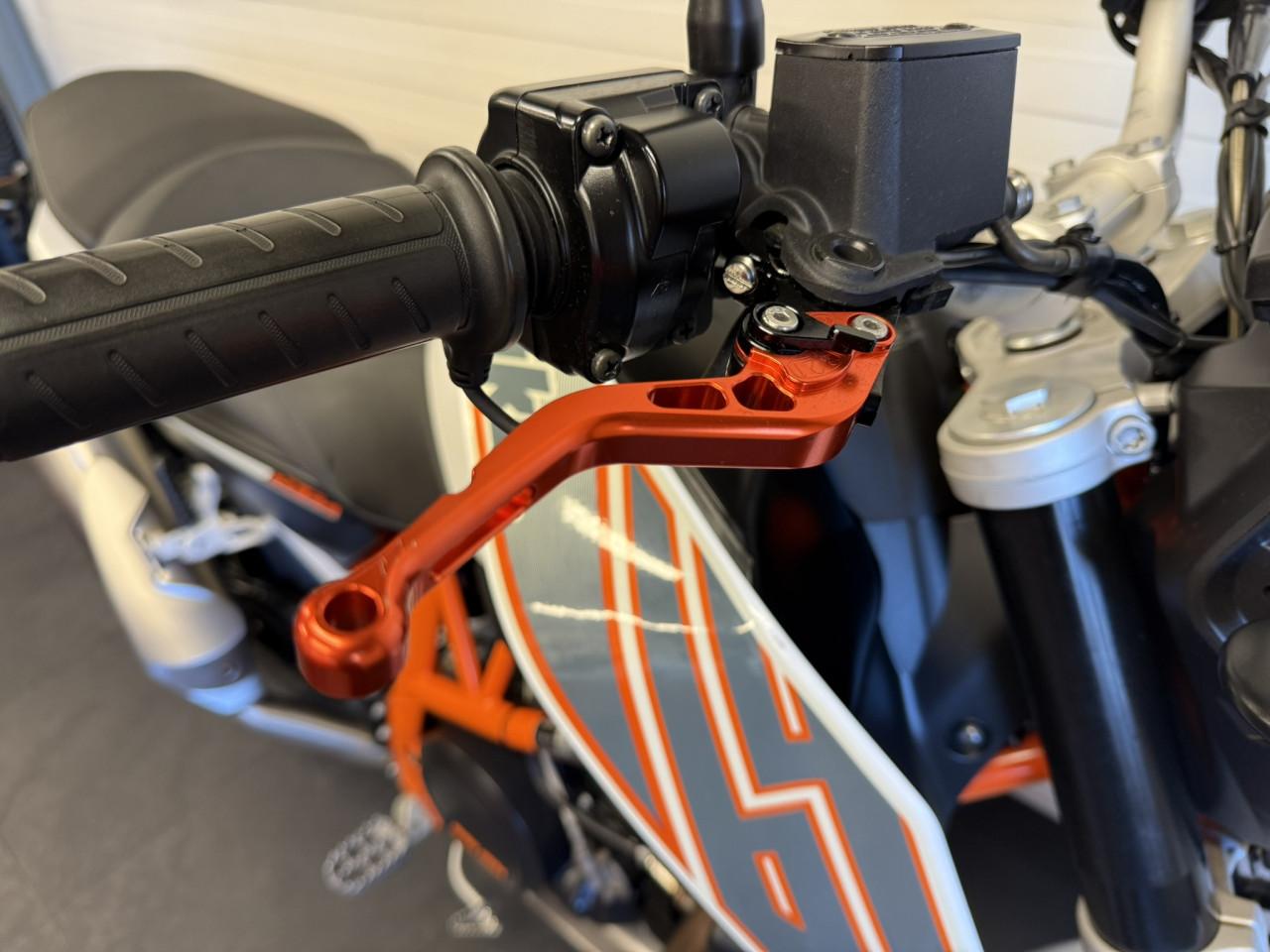 Goed onderhouden en gave KTM 690 Duke ABS!