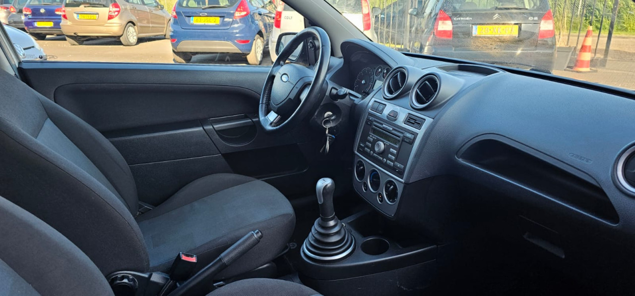 TE KOOP FORD FIESTA 1.3 8V FUTURA MET AIRCO