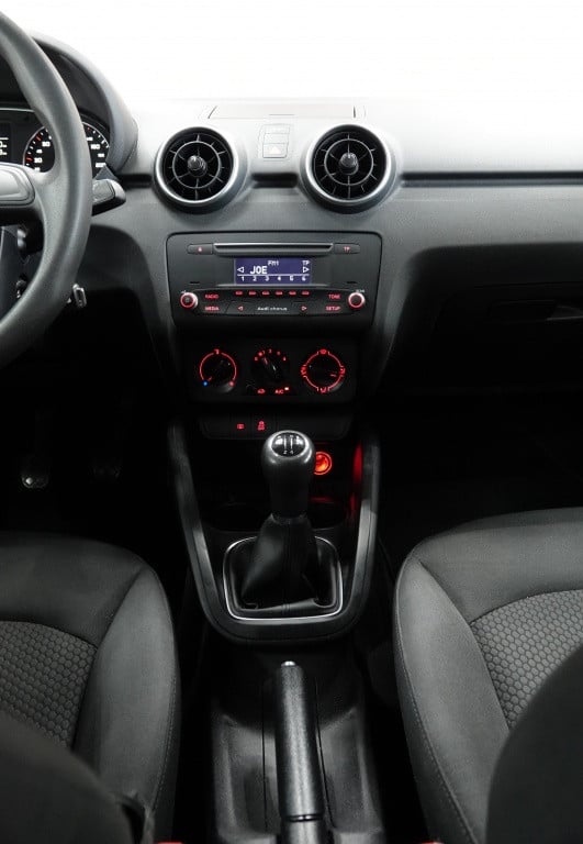 Audi A1 Sportback 1.0 tfsi | airco | pdc | 17" |