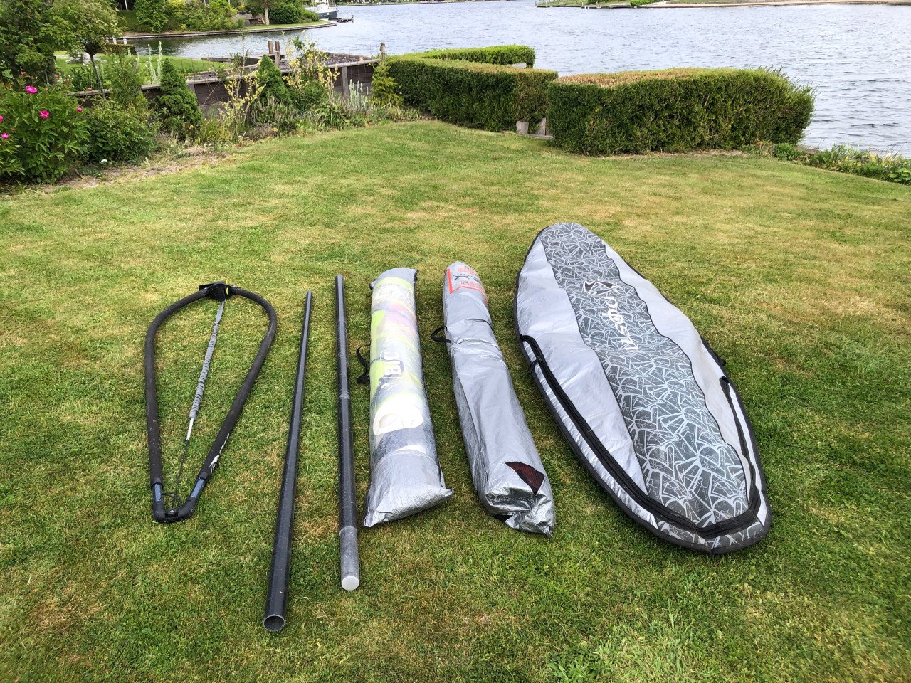 Mooie windsurf set compleet, 2 zeilen.