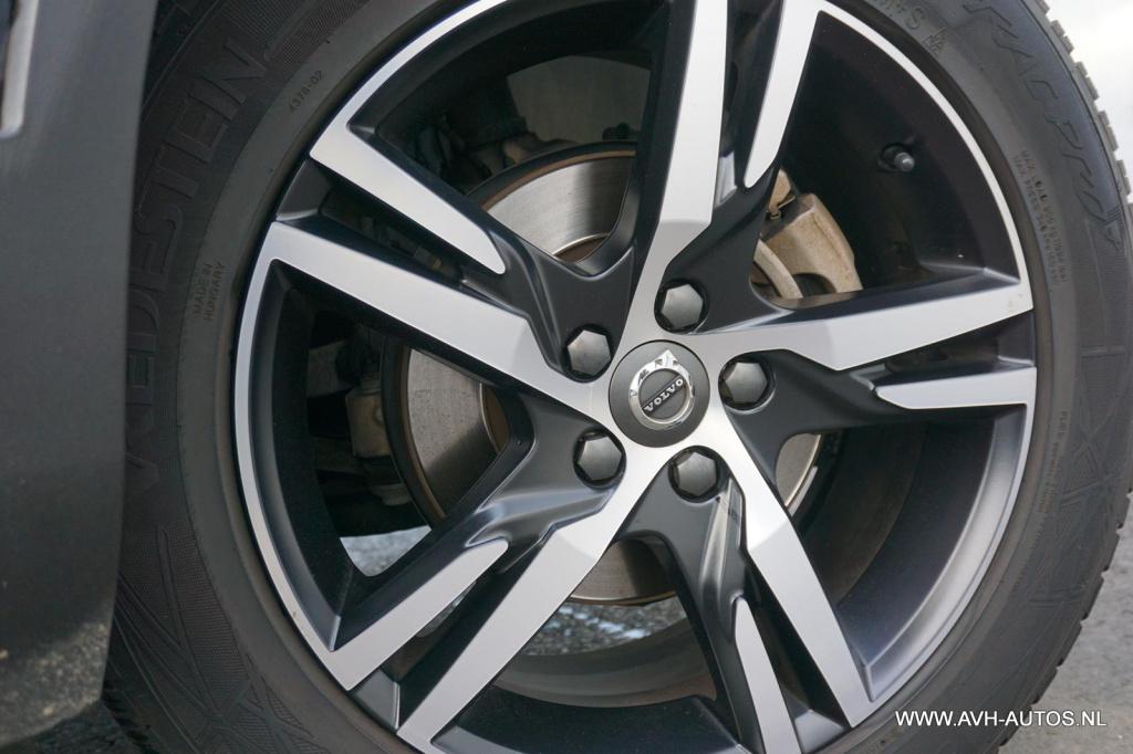 Volvo XC40 1.5 t2 r-design