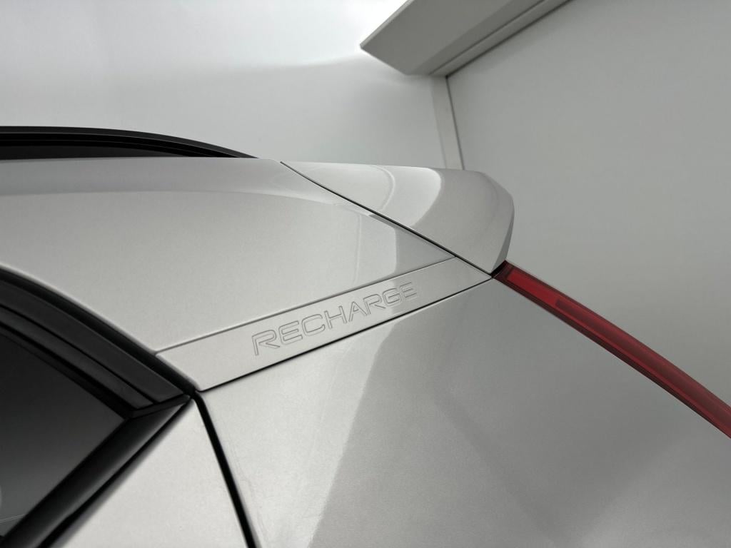Volvo XC40 t4 211pk recharge ultimate dark | pano| adap.cruise| trekhaak| c
