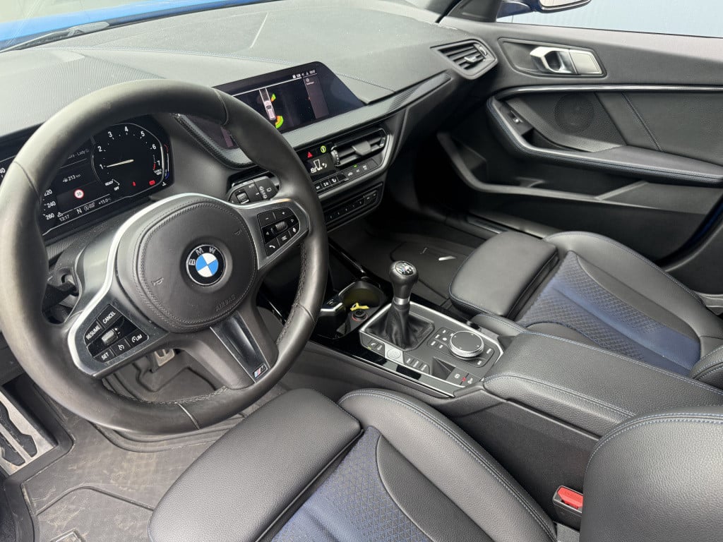BMW 1 Serie 118i 140pk high executive m-sportpakket 5-drs