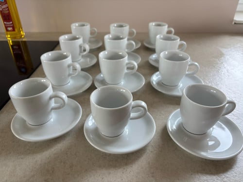 12 koffie/espresso kop en schotels
